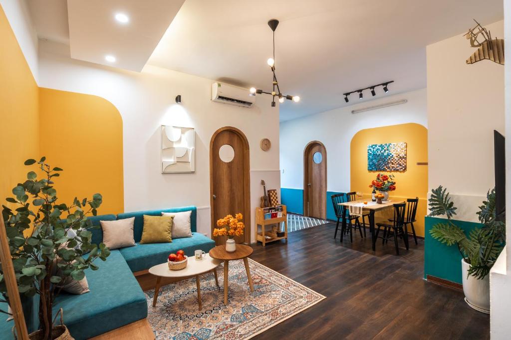 Spacious Hoan Kiem Apartment – Hanoi
